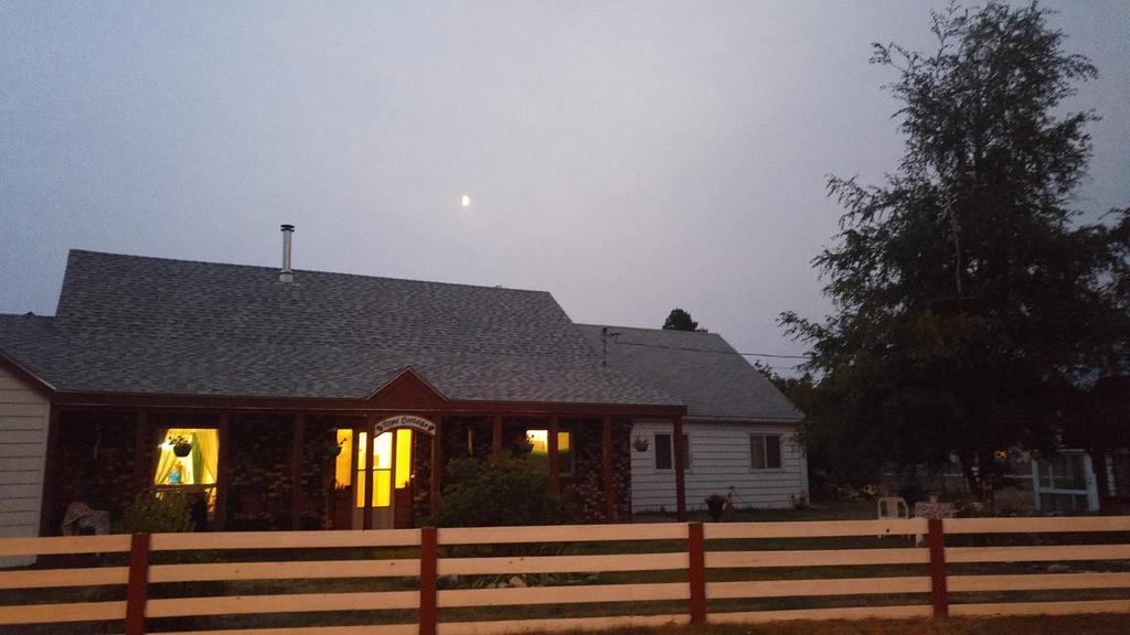 Rose Cottage Bed & Breakfast Valemount Exteriér fotografie